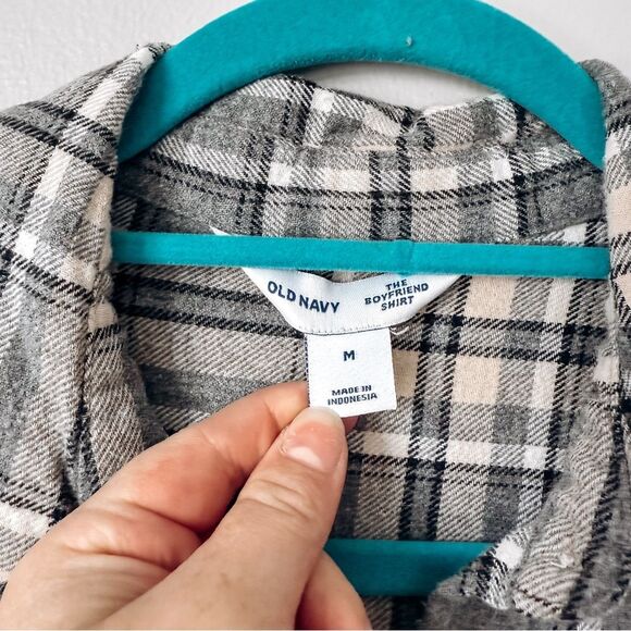 Old Navy Grey Plaid The Boyfriend Button Down Shirt Size Small - Picture 4 of 7